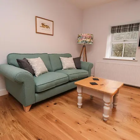 3 Hull House * Skipton